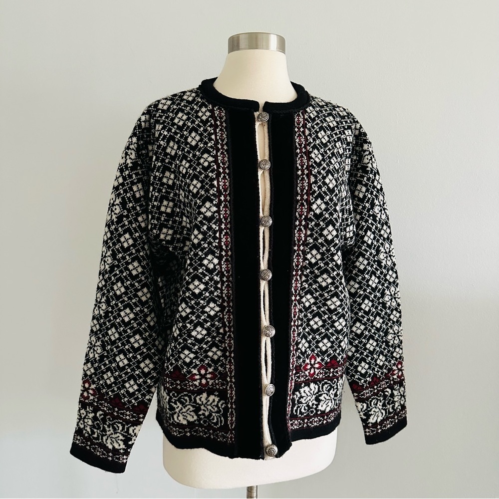 Nordic Design 100% Wool Cardigan Sweater Velvet Trim L